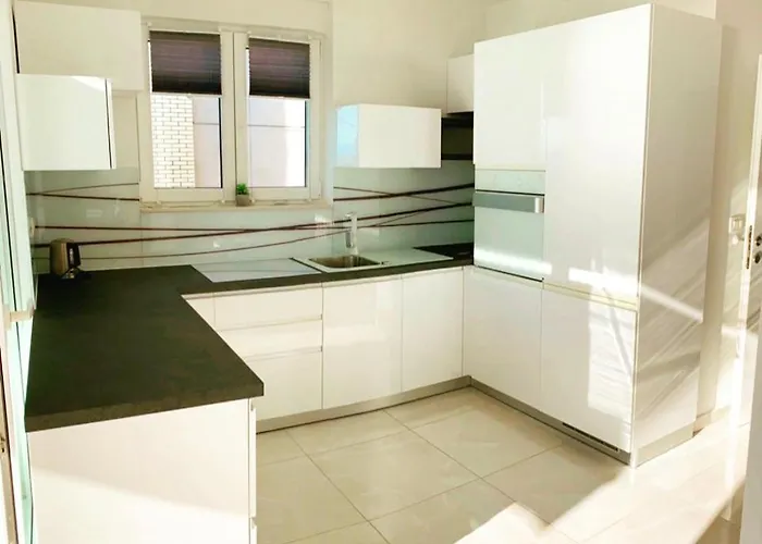 Luxury App Anna 茨里克韦尼察